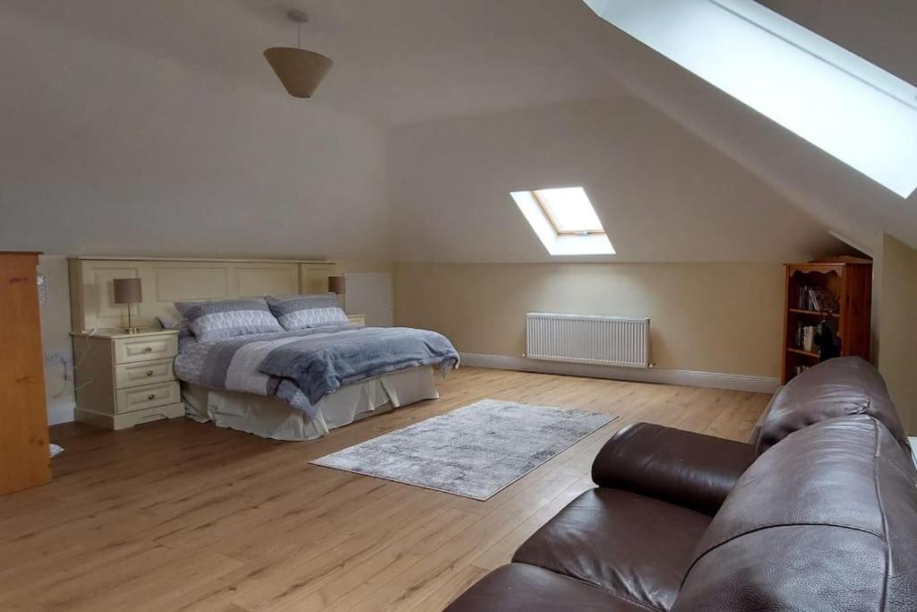 Modern Countryside Apartment Killmallock Lodge Енискорти Екстериор снимка