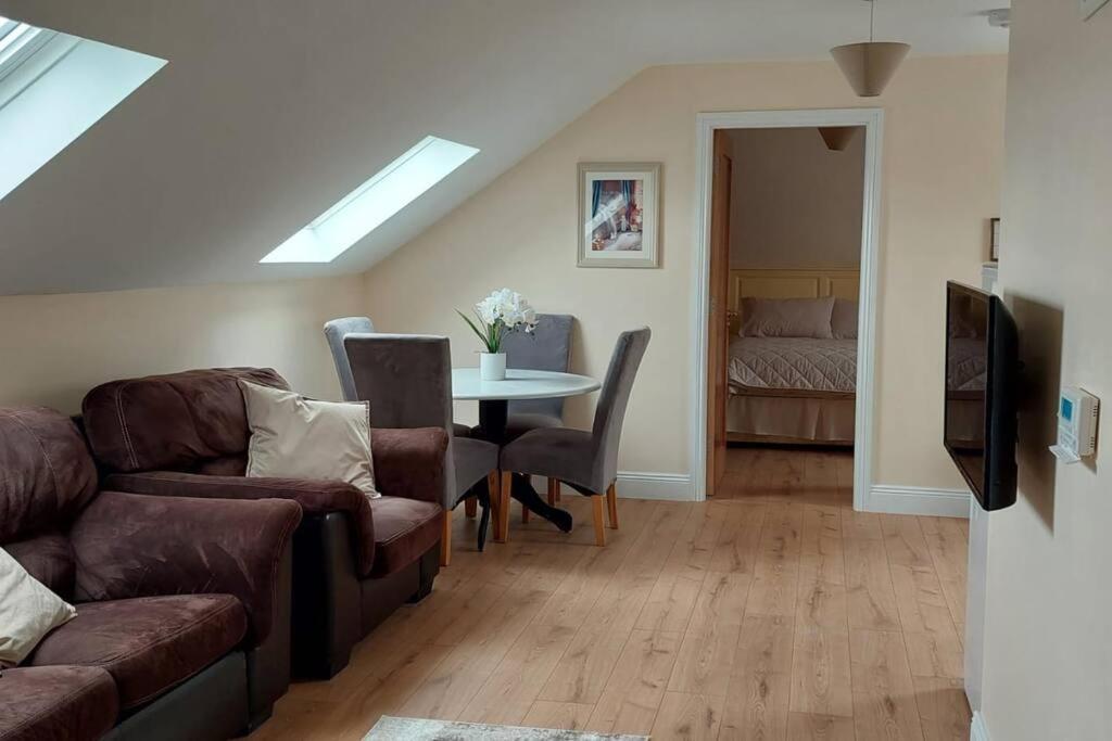 Modern Countryside Apartment Killmallock Lodge Енискорти Екстериор снимка